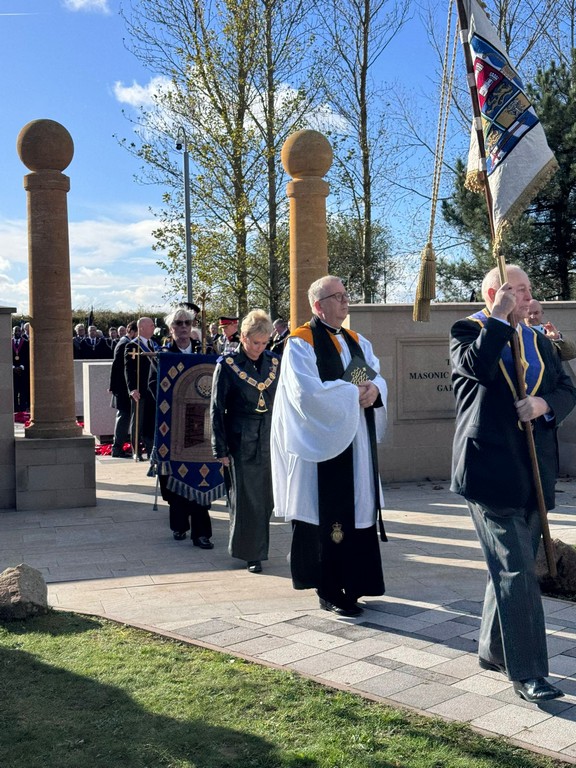 National Arboretum 13 Looking at the work done by the art class